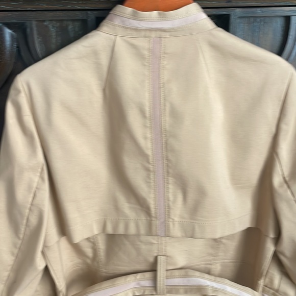 White House Black Market light weight jacket size 10 in mint condition. - Picture 17 of 17